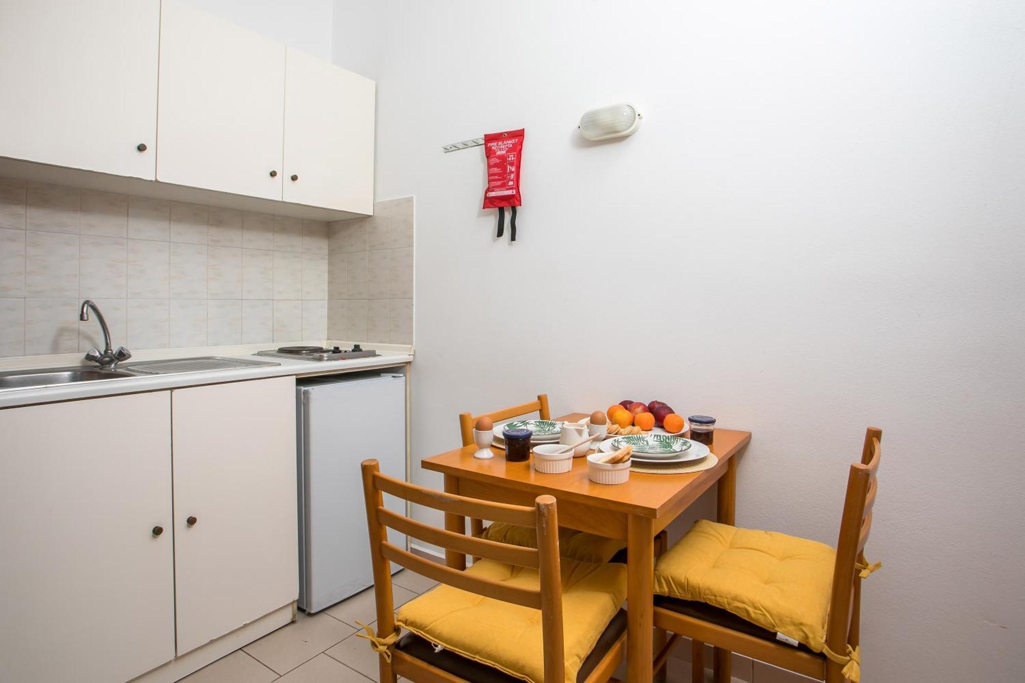 Lardos Sun View Apartments Bagian luar foto